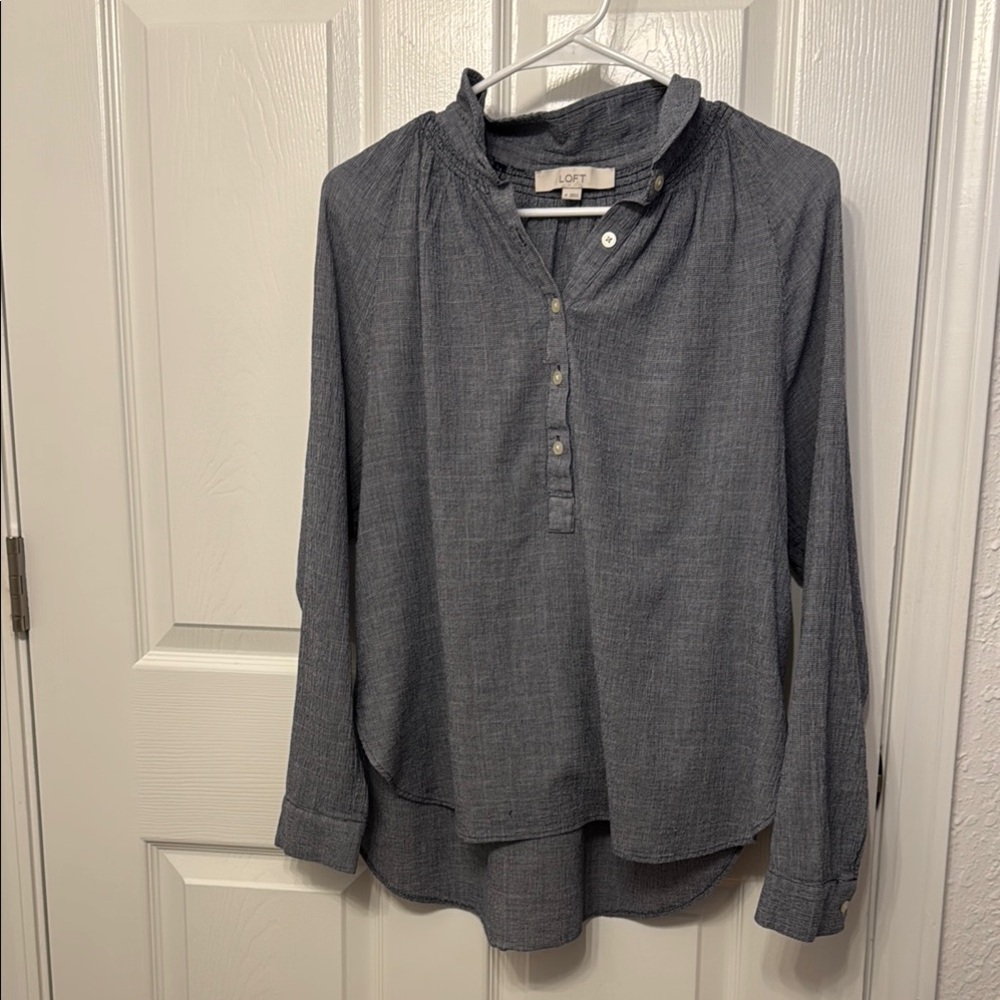 LOFT Size Medium long sleeve button down collared top
